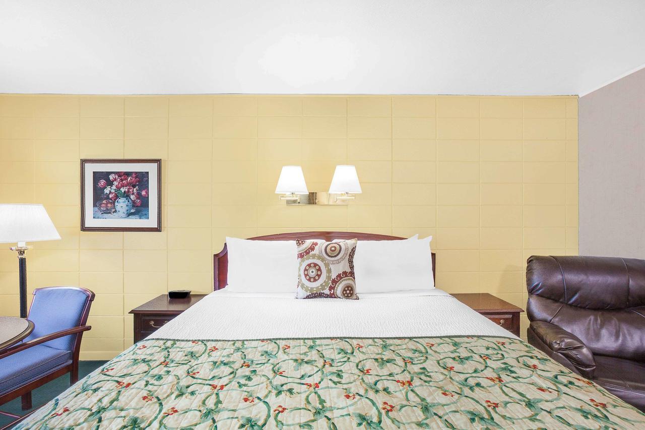 Knights Inn Fort Madison Esterno foto